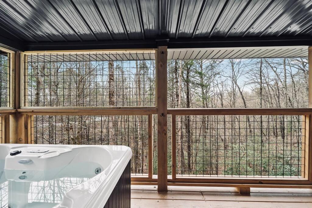 Honeymoon Couples Cabin Secluded, Hot Tub, Views سيفيرفيل المظهر الخارجي الصورة